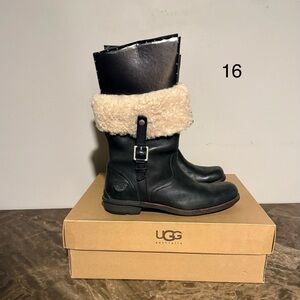 UGG Australia Bellvue Black Leather Boots are Foldable. In Original Packaging.